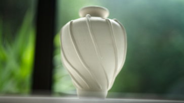 Jarre Andalouse I, jarre en terre cuite pour jardin méditerranéen à Biot