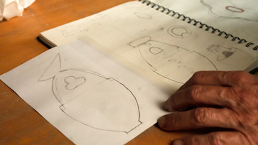 Atelier De Maindis, jarres en terre cuite en cours de création pour jardins méditerranéens