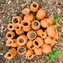Jarre Nids en terre cuite, sculpture pour jardin naturel, Atelier De Maindis